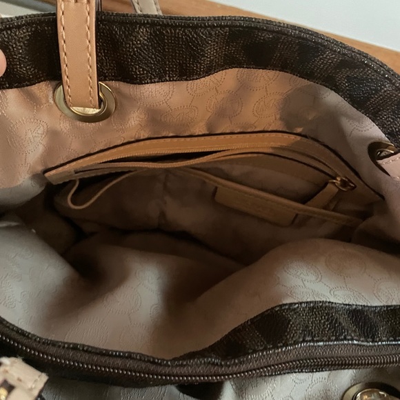 Michael Kors Purse - Picture 3 of 4